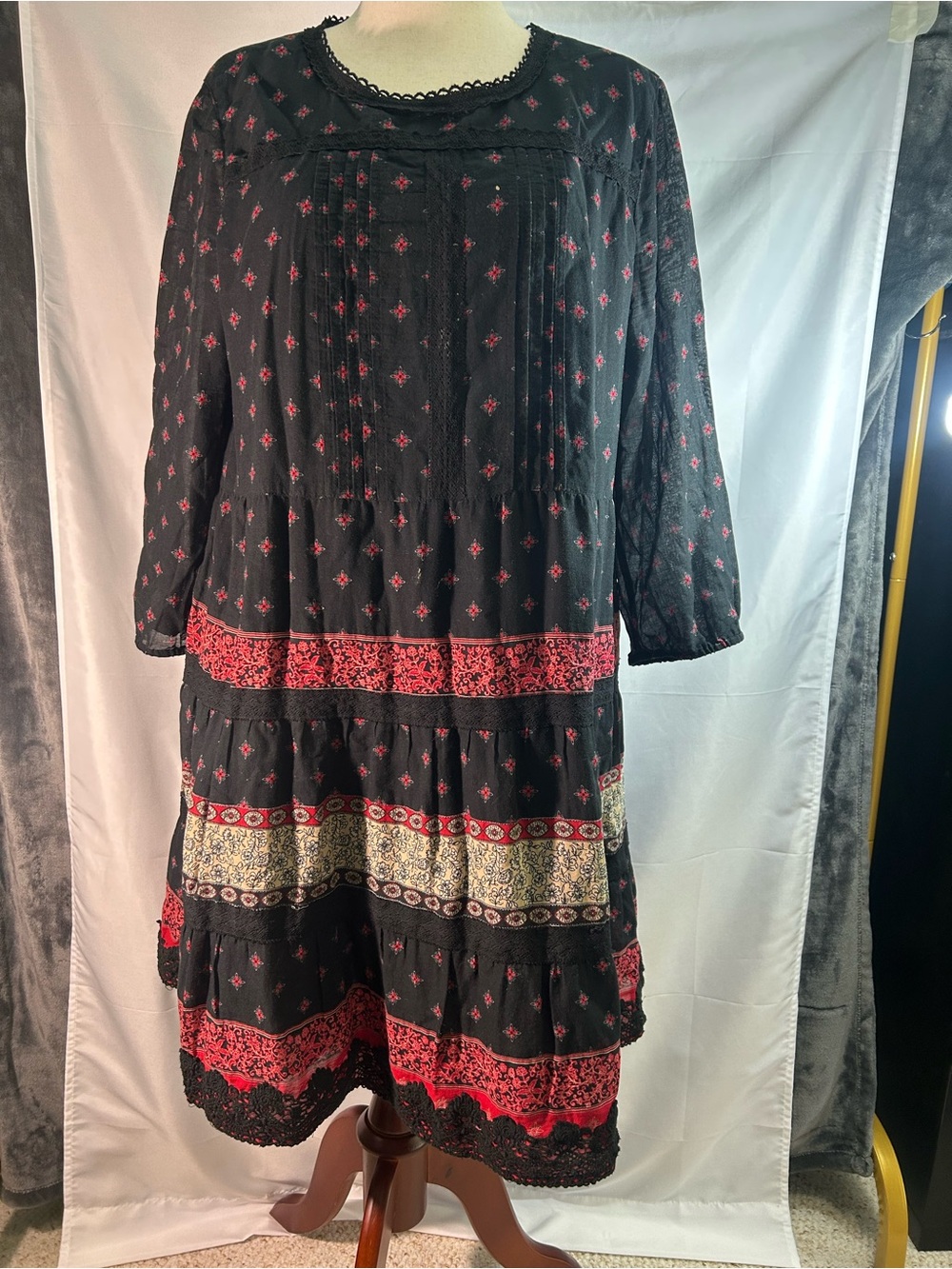 J. Jill Black Tiered Dress with Red and Tan Border Print - Picture 4 of 7